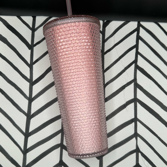 BNWT Sakura Pink Glitter Starbucks 24 oz Tumbler - China Release - Picture 3 of 14
